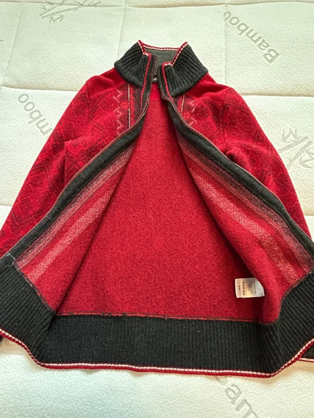 EDDIE BAUER WOMEN'S 4-PIECE WOOL SWEATER SET SIZE M RED/GRAY/BLACK